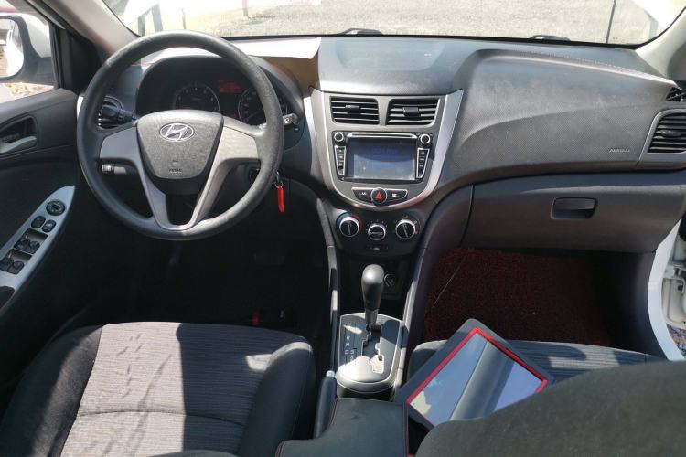 Used Hyundai Verna Ray 2014 1.4L Automatic GLX
