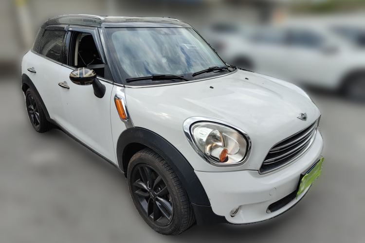 Used MINI Countryman 2014 1.6L COOPER Fun Front Right 45 Deg
