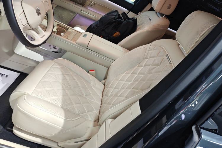 Used Nio ES8 2026 Model 6-seat Executive Signature Edition Left Front Seat