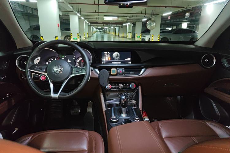 Used Alfa Romeo Stelvio 2017 2.0T 280HP Luxury Edition