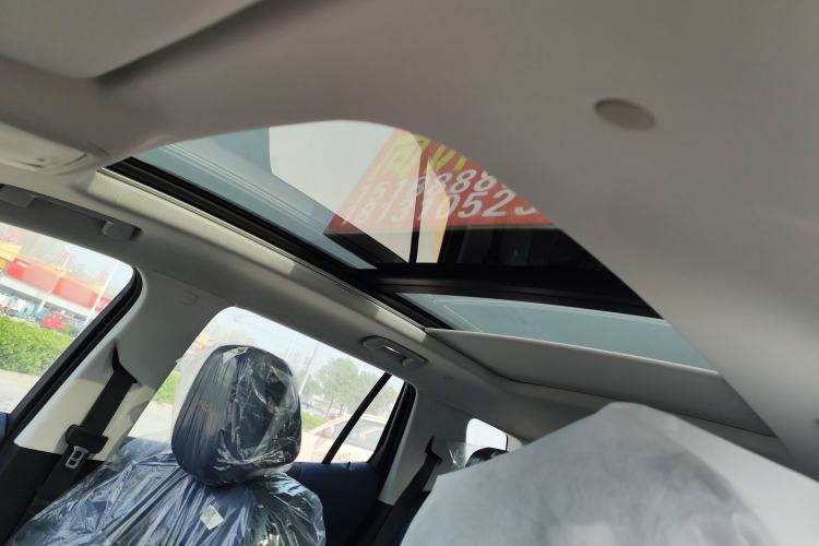 Used Chevrolet Equinox Plus 2024 102km RS Ultimate Edition Headliner