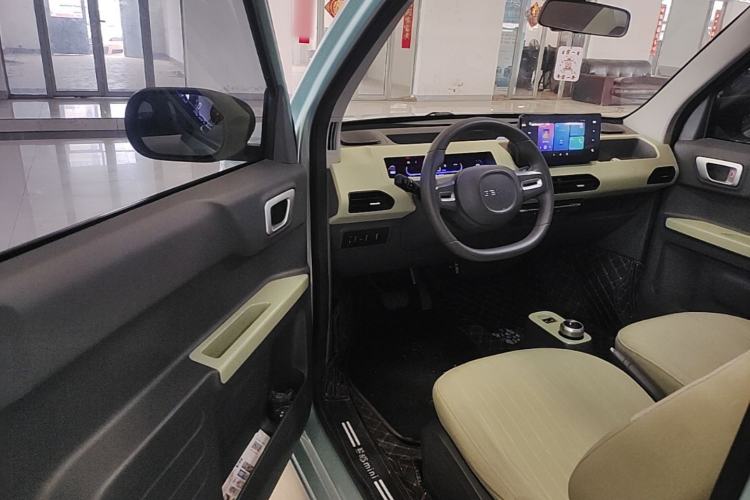 Used Geely Galaxy Panda 2023 Panda Mini 200km Endurance Bear
