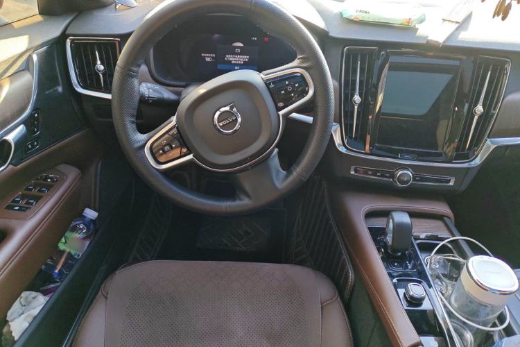 Used Volvo V90 2023 Cross Country B5 AWD Smart Range Edition
