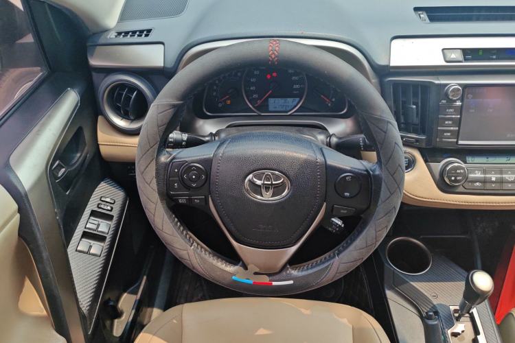 Used Toyota RAV4 2013 2.5L Automatic 4x4 Elite Edition Steering Wheel