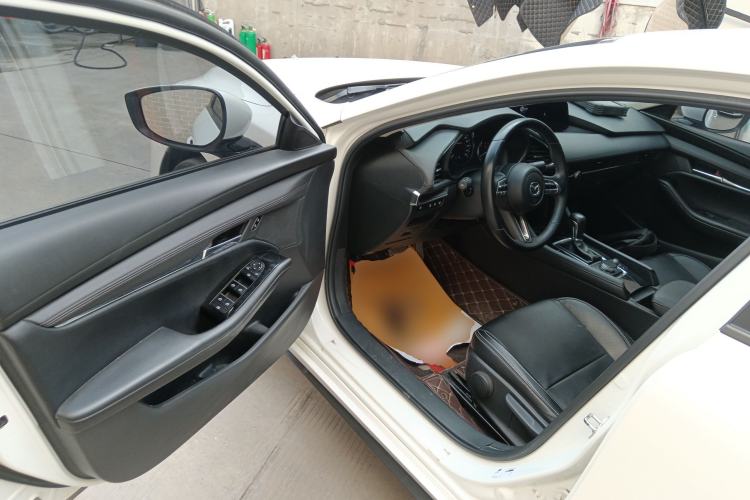 Used Mazda 3 Axela 2022 2.0L Automatic ZhiXuan Edition
