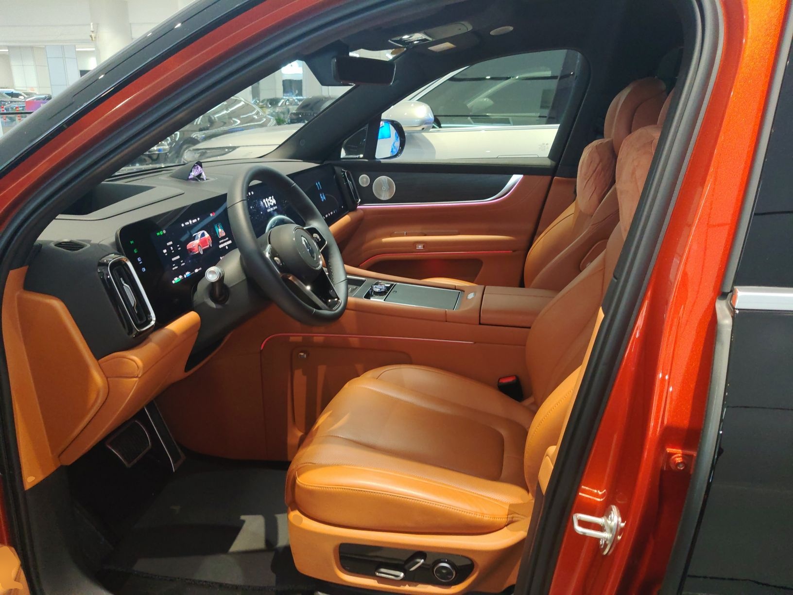 المقاعد الأمامية داخل السيارة