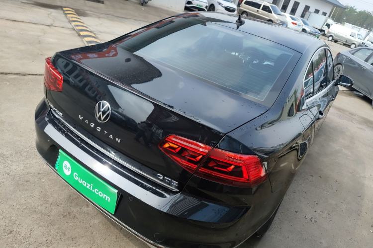 Used Volkswagen Magotan GTE Plug-in Hybrid 2022 GTE Luxury Model Rear Right 45 Deg