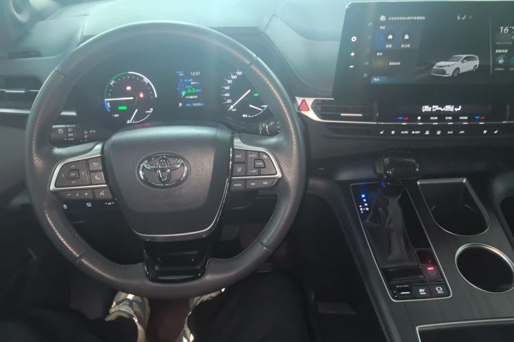 Used Toyota SIENNA 2024 2.5L Hybrid Prestige Deluxe Edition
