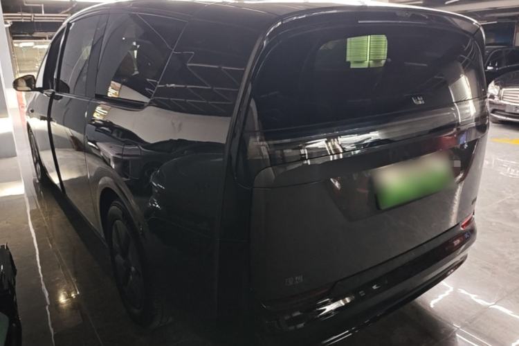 Used Li Auto MEGA 2024 Ultra Model
