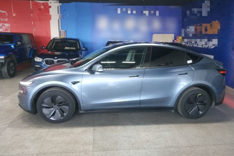 Used Tesla Model Y 2025 Rear-Wheel-Drive Version