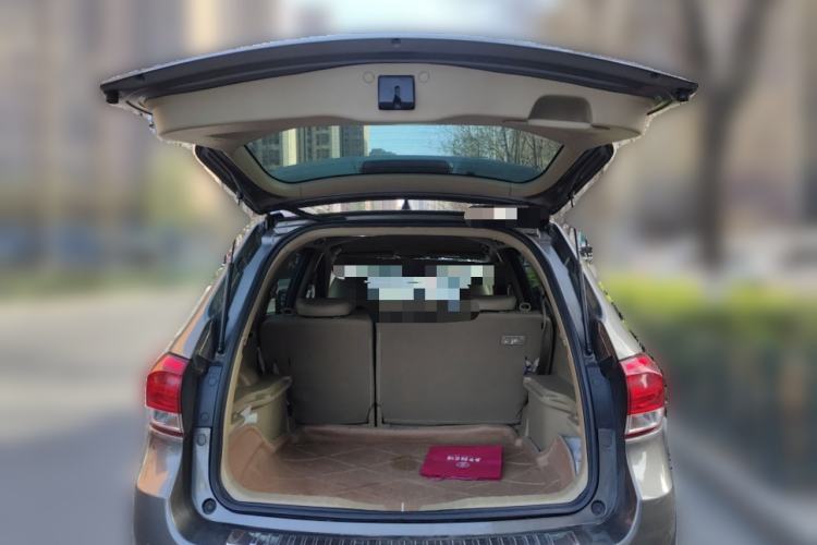 Used Haval H6 2011 Green Silence 2.0T Manual Two-Wheel Drive Elite Model Trunk