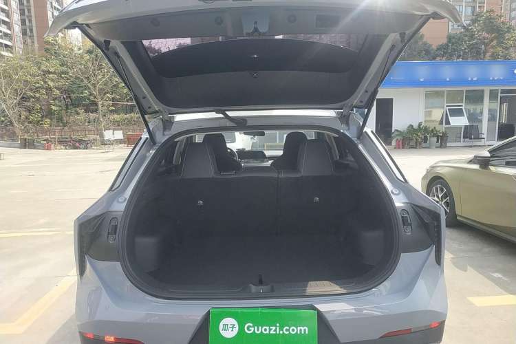 Used Venucia V 2021 260T Idol Edition