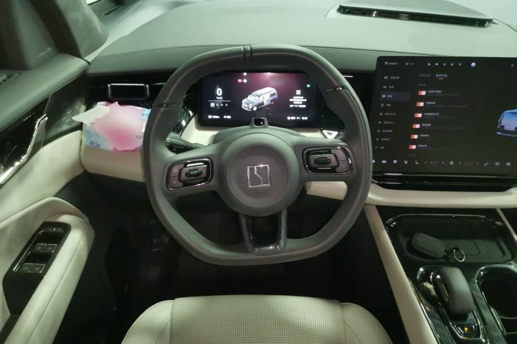 Used Zeekr 009 2024 7-Seater Walk-Through Version Four-Wheel Drive 108 kWh