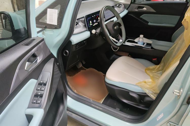 Used Geometry E Firefly 2024 401 km Fluorescent