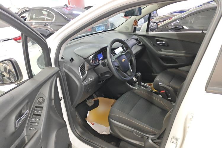 Used Chevrolet Trax 2018 330T Automatic Two-Wheel Drive Elite Model
