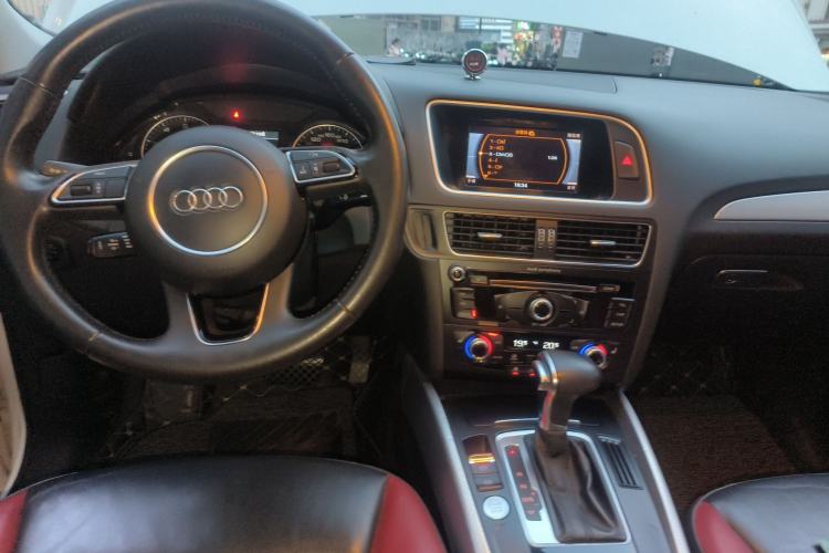 Used Audi Q5 2017 Plus 40 TFSI Technology Model
