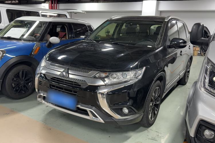 Used Mitsubishi Outlander 2020 2.0L Two-Wheel Drive Comfort Edition 7-Seater