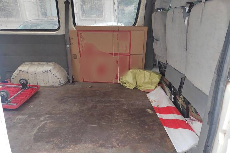 Used Dongfeng Yufeng 2018 2.3T Logistics Vehicle A100 Luxury Edition Short Wheelbase Mid-Roof Design 5–9 Seater
