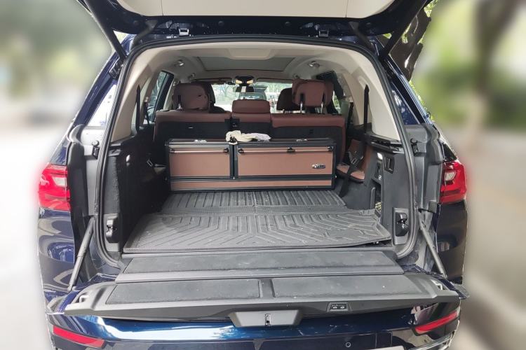 Used BMW X7 2021 xDrive40i Luxury Package with Leading Features Trunk