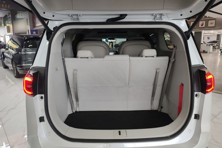 Used Buick GL8 2023 ES Lu Zun Deluxe and Yue Edition
