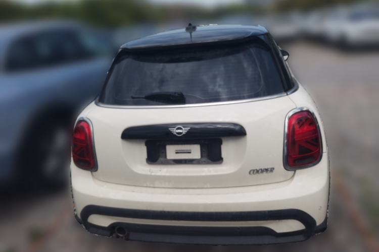 Used MINI 2022 Updated 1.5T COOPER Artist Five-Door Edition Rear