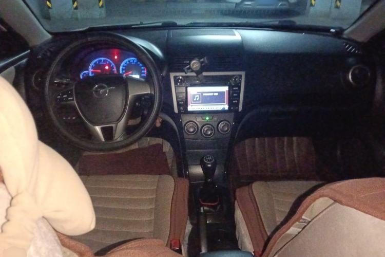 Used Haima Fumei 2013 Sedan 1.6L Manual Fashion Edition Center Console