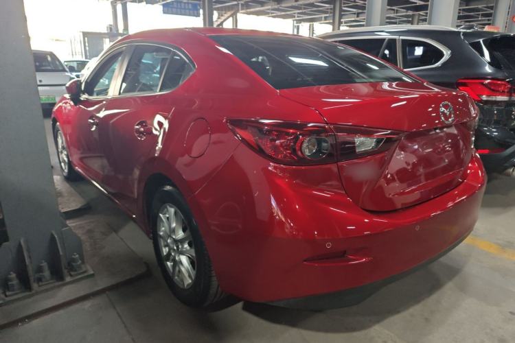 Used Mazda 3 Axela 2016 Sedan 1.5L Automatic Luxury Model