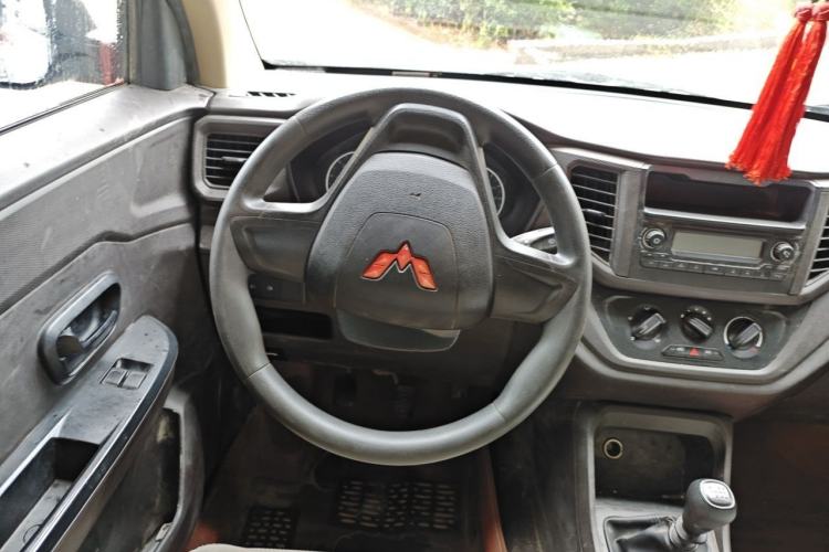 Used Wuling Hongguang V 2022 1.5L Jingqu Edition Enclosed-Window Vehicle with Electric Power Steering LAR
