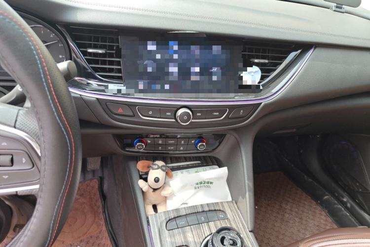 Used Buick Regal 2022 552T Smart Edition Audio And AC Panel