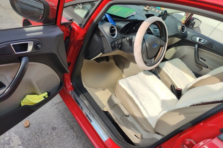 Used Ford Fiesta 2013 Sedan 1.5L Automatic Fashion Edition Driver Seat