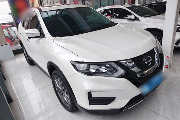 Used Nissan X-Trail 2025 Honor 2.0L Two-Wheel Drive Leading Edition Front Right 45 Deg