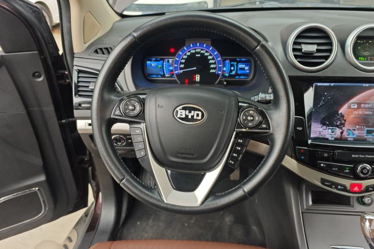 Used BYD S7 2015 2.0T Upgraded Automatic Luxury Version Steering Wheel