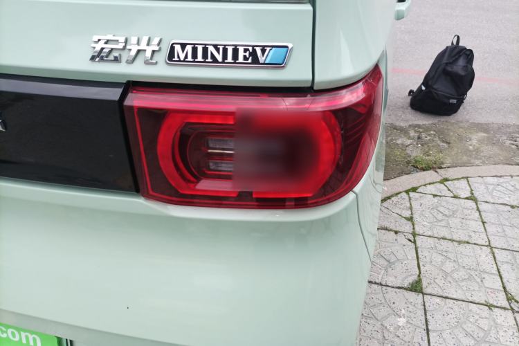 Used Wuling Hongguang MINIEV 2021 Macaron Sandwich Model 120 km Lithium Iron Phosphate
