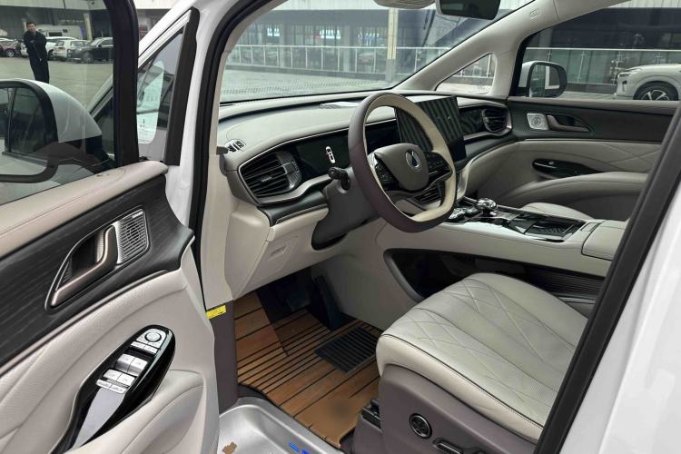 Used Denza D9 2022 DM-i 970 Four-Wheel Drive Flagship Model