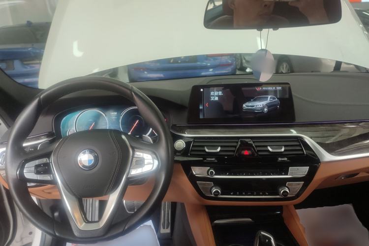 Used BMW 5 Series 2018 Restyled 530Li Leading Edition M Sport Package
