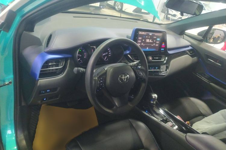 Used Toyota C-HR 2018 2.0L Leading Edition China VI
