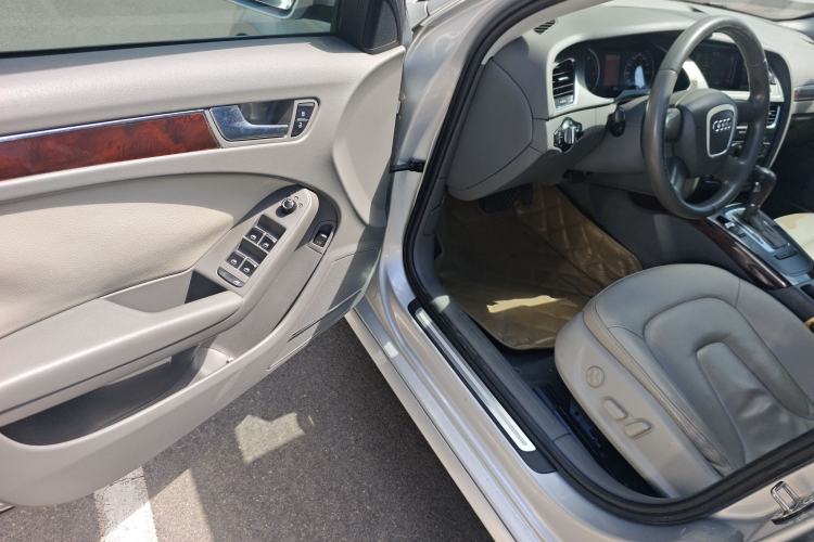 Used Audi A4L 2011 2.0 TFSI Standard Model Driver Seat