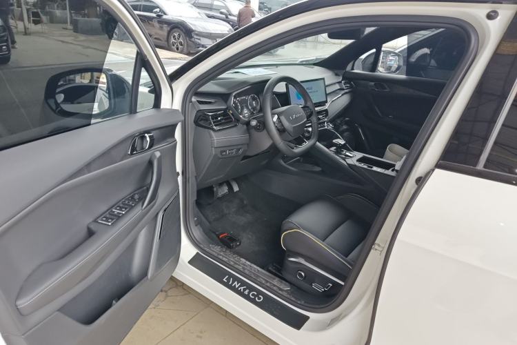 Used Lynk & Co 06 2023 Remix 1.5T Dynamic Halo