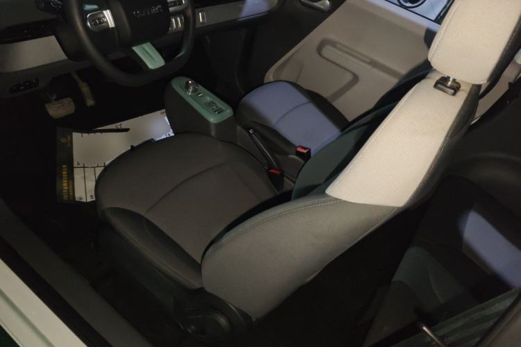 Used CHANGAN NEVO Lumin 2022 155 km – Refreshingly Sweet Edition Left Front Seat