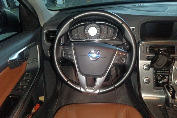 Used Volvo S60 2014 S60L 2.0T Zhiyuan Edition