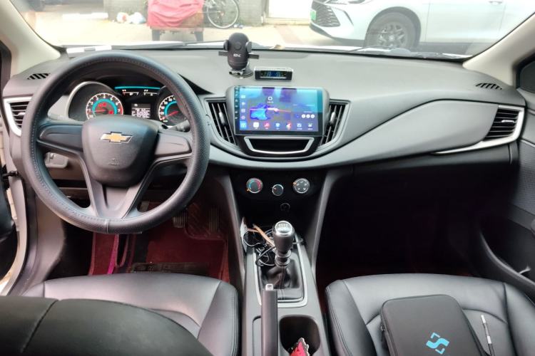 Used Chevrolet Cavalier 2018 320 Manual Enjoyment Edition Center Console