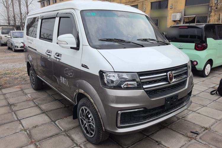 Used Jinbei Hiace X30 2024 1.5L Wealthy-Style Passenger Van 5/6/7 Seater