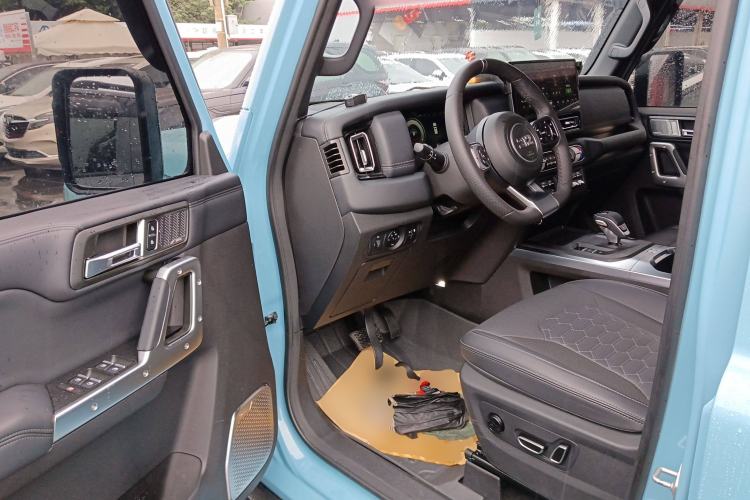 Used 212 T01 2025 2.0T Changfeng