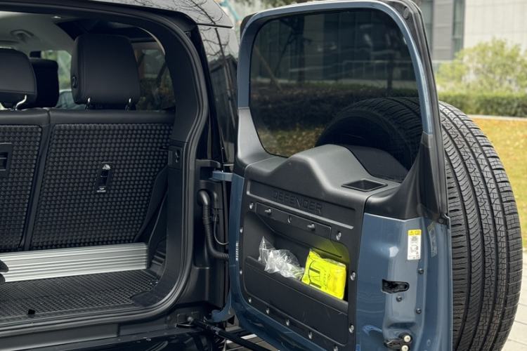 Used Land Rover Defender 2022 90 2.0T P300 X-DYNAMIC HSE