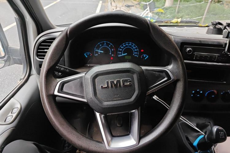 Used JMC Transit 2019 2.8T Commercial Version Short Wheelbase Mid-Roof 6-Seater China VI JX493 Steering Wheel