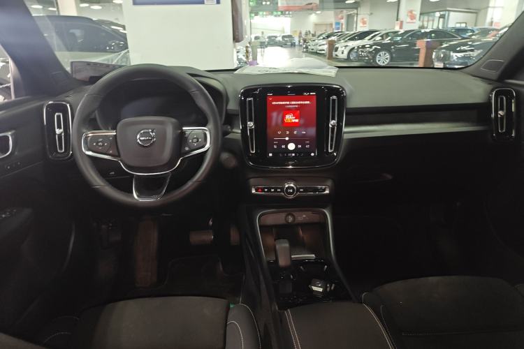 Used Volvo XC40 New Energy 2022 Long-Range Version Center Console