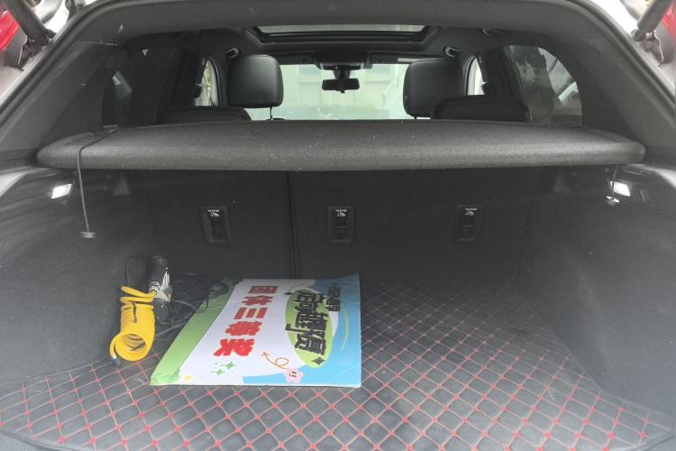 Used Cadillac XT4 2018 28T Two-Wheel-Drive Luxury Model Trunk