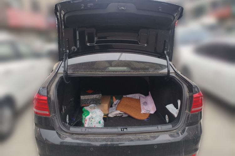 Used Volkswagen Lavida 2015 1.6L Automatic Comfort Edition
