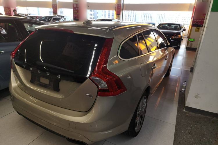 Used Volvo V60 2017 T5 Zhiyi Edition China V Standard
