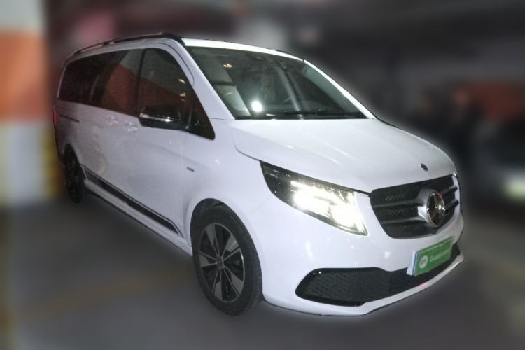 Used Mercedes-Benz V-Class 2022 V 260 Prestige Edition Front Right 45 Deg